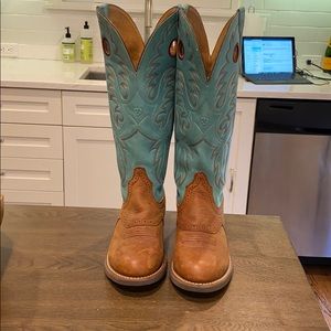 Ariat cowboy boots style #14101